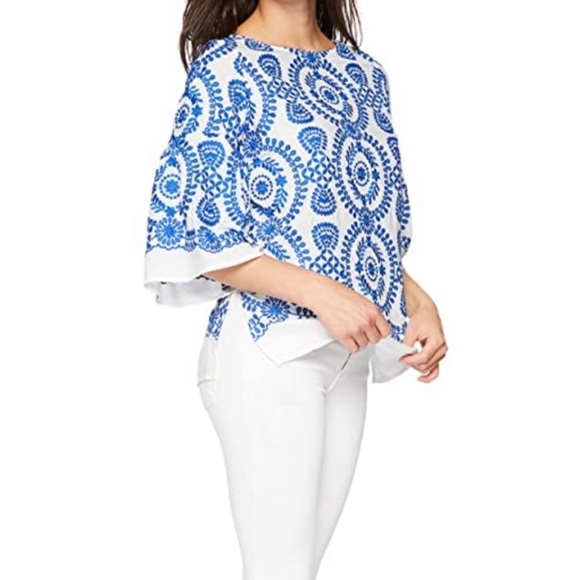 Karen Kane Medallion Top - Picture 2 of 10